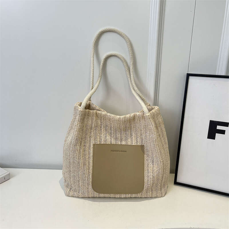 Designer Beach Bags Women Shoulder Bucket Bags knitted high-capacity Fashion Pattern Essential Bag for Going Out Suitable for the beach