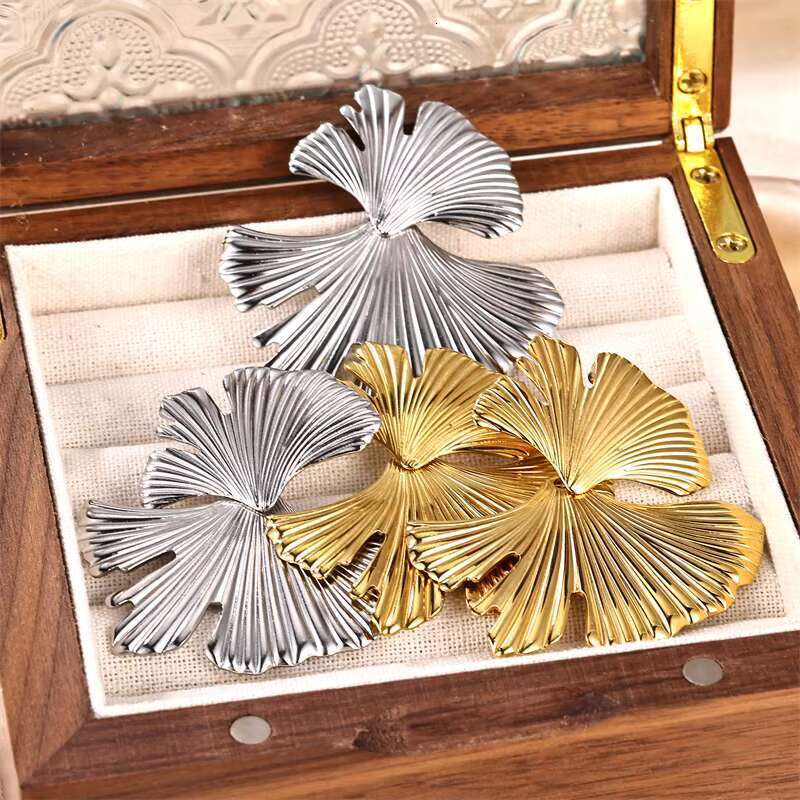 DHcollection Girl Fashion PVD Plated Stainless Steel Gingko Leaf Earrings Jewelry
