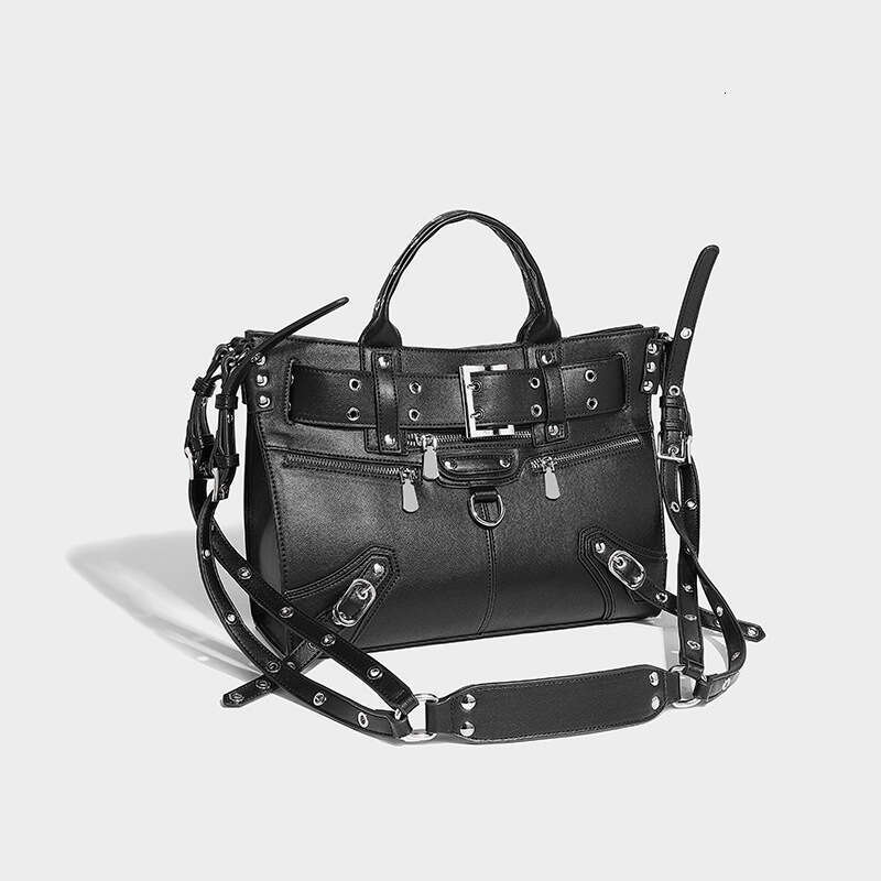Designer Women's Bags Designer Heavy Industry Liunail Motorcycle For Women 2023 Winter New High End Niche Design Large Capacity Tote Crossbody Ba