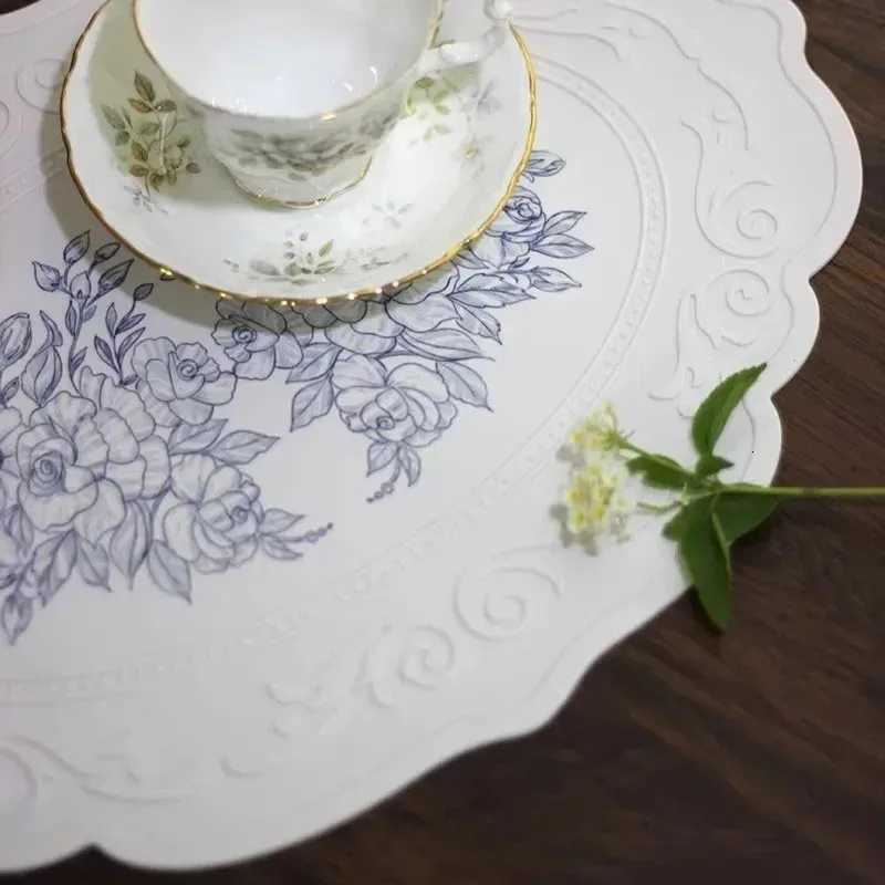 Silicone Carved Dining Mat Retro Pattern Table Mat Floral Placemat for Dining Table Kitchen Coffee Pad Tableware Mats Waterproof C251122