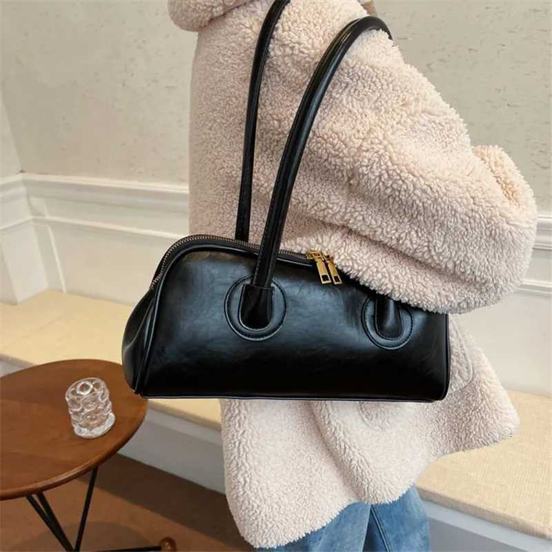 Classic Leather Handbag Retro Simple Shoulder Underarm Bag Elegant Stylish Baguette Tote Bag for Women Everyday CollocationT251122