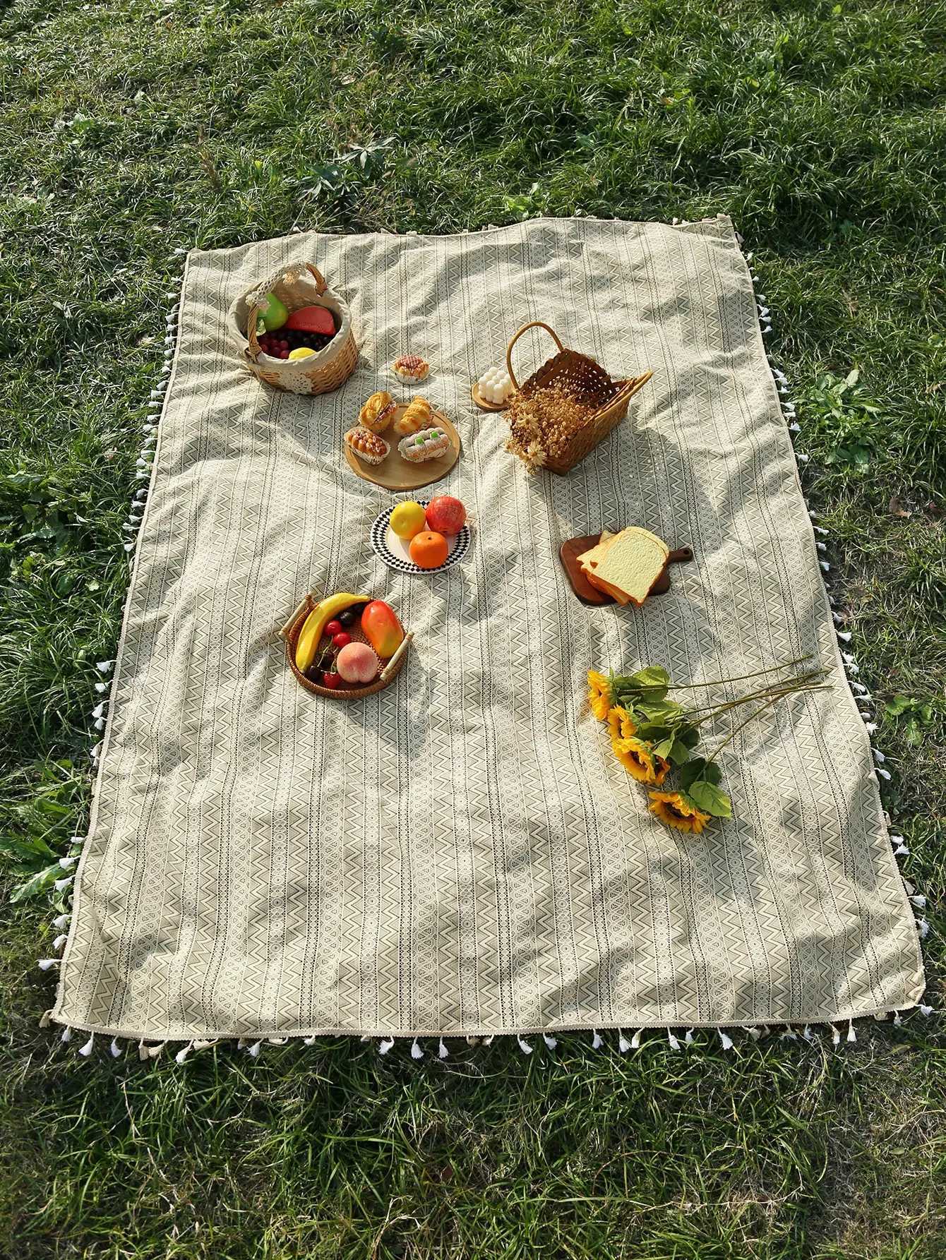 Vintage Tablecloth Lace Rectangle Tablecloth Stain Resistance Water Repellent and Wrinkle-Free picnic blankets C251122