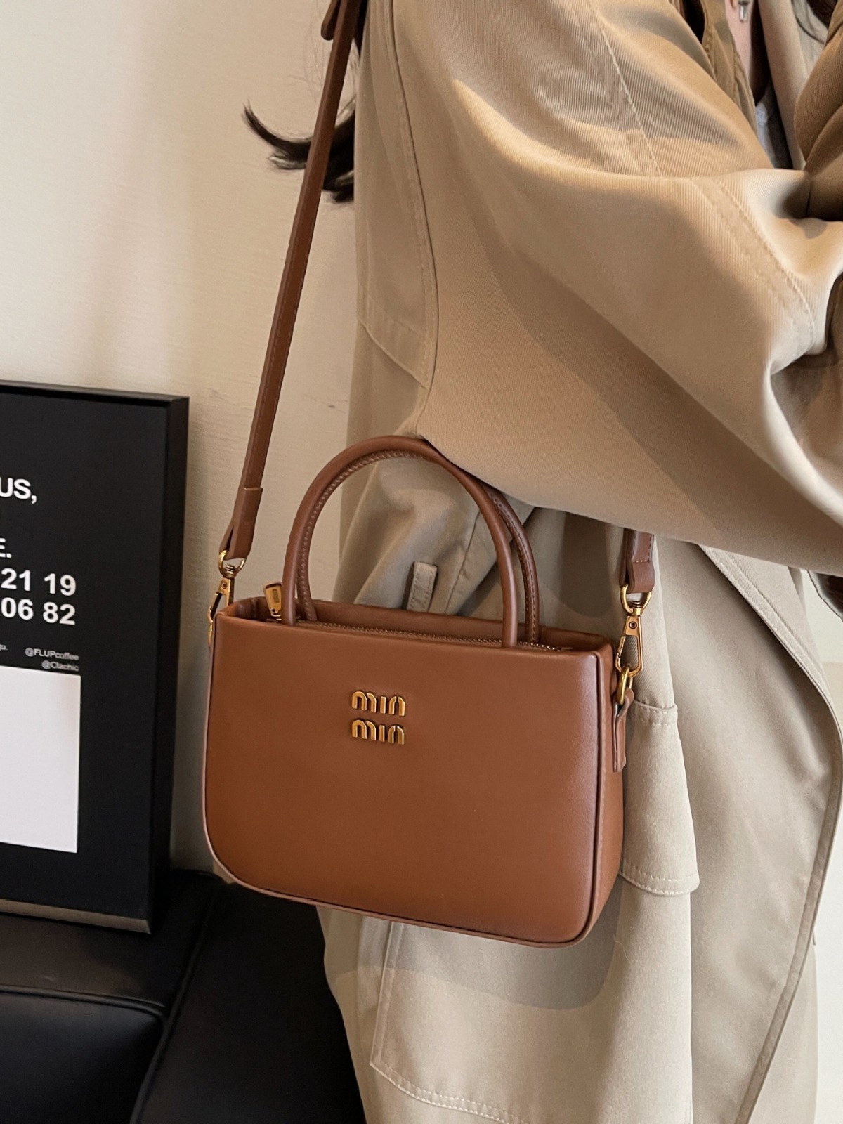 Women's simple texture of the new women's bag popular cross-body bag carry small square bag 2025