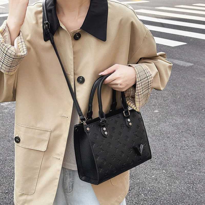2025 High-End Womens Tote - New Fashion Letter Printing Versatile Large-Capacity Premium Quality Popular Womens Bag K251121
