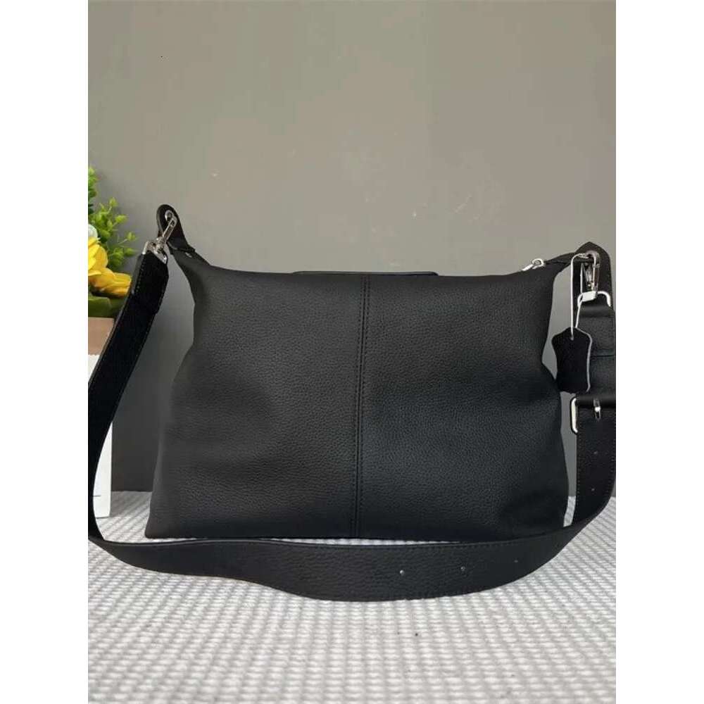 Women Casual Large Capacity Single Shoulder Bag Solid Color Cowskin Genuine Leather Messenger Bags New Female Versatile Handbag Bag