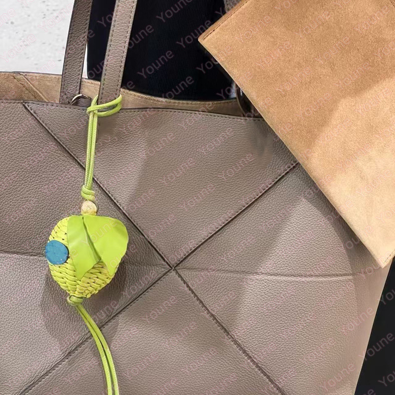 Fashion Bag Charms Designer Lewe For Apple charm woven Berry charm looped Leather strap Anagram Pebble dice Ornament Keychain Creative Spherical Shape Pendant