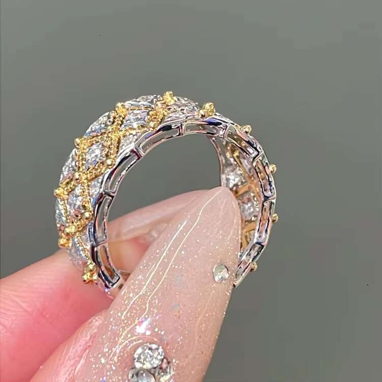 S925 Silver High Fashion Womens Ring European Style with Mossan Diamond Beautiful Moissanite Rings