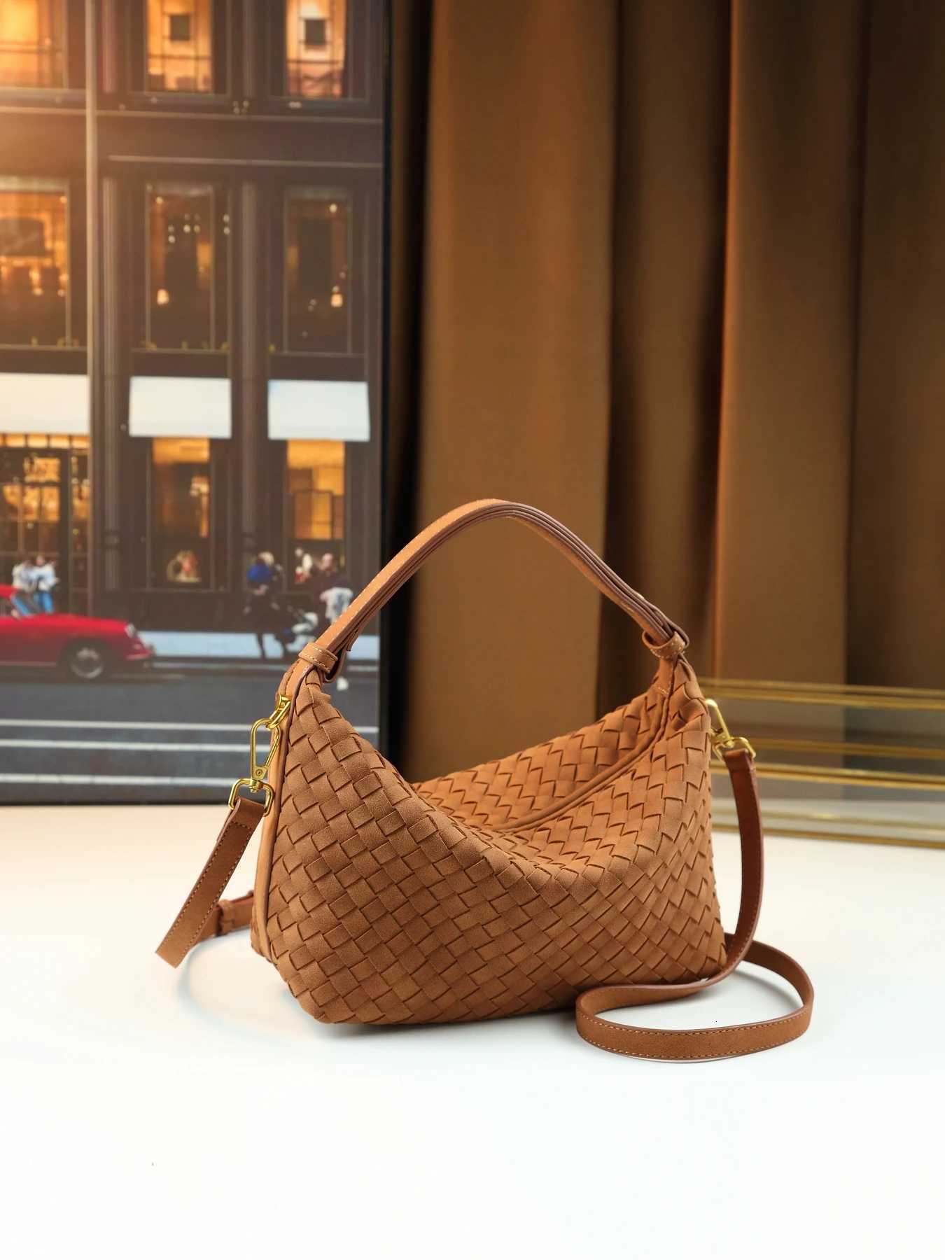 2025 autumn and winter new fashion simple solid color small square bag foreign style texture shoulder woven bag K251121