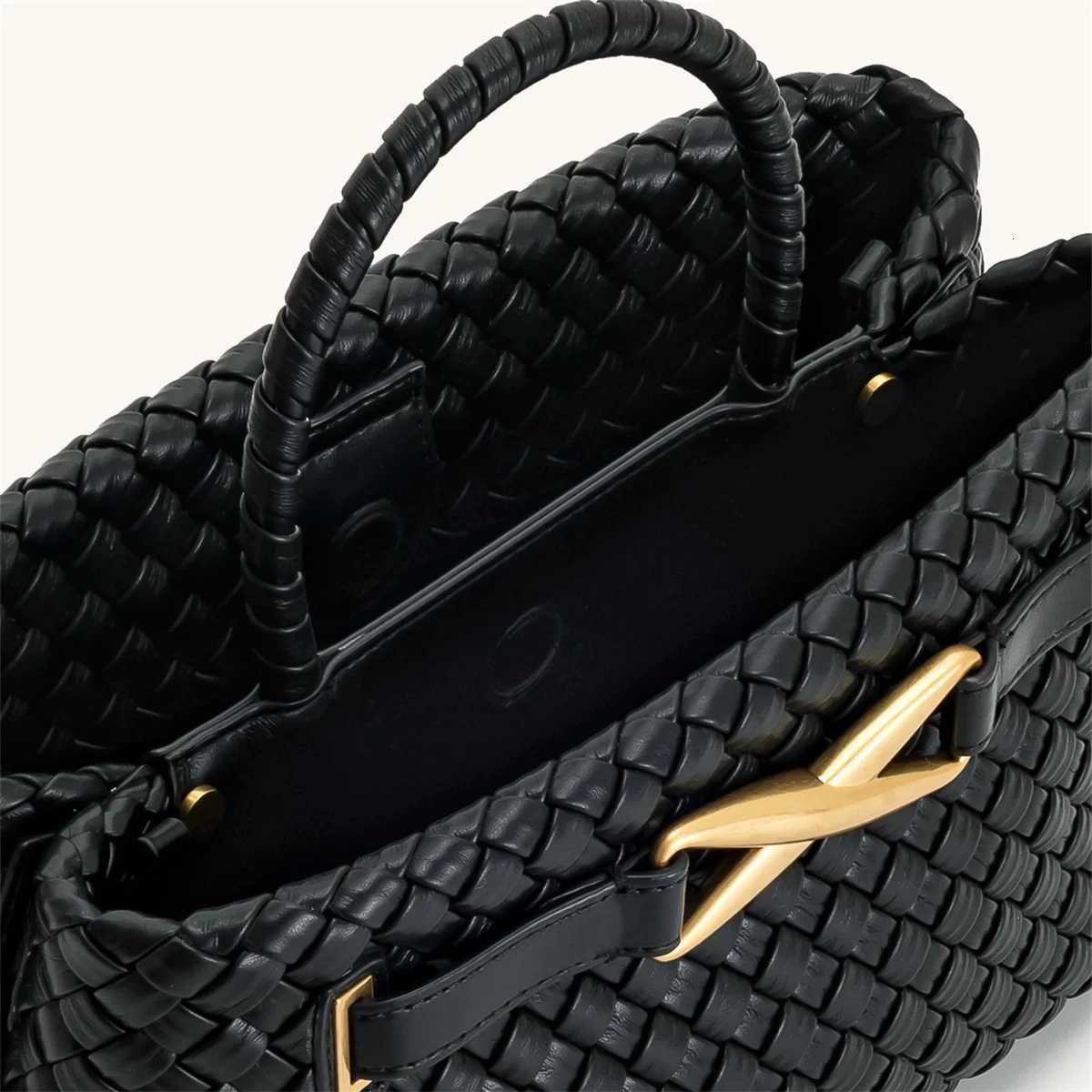 JW PEI 2025 New French Woman Tote Bag Large PU Leather Shoulder Crossbody Bag for Women Spacious Commuting Handbag K251121