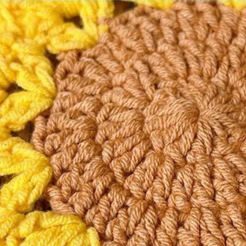 Hand-woven sunflower coaster creative home ornament thermal insulation table mat versatile holiday gift C251122