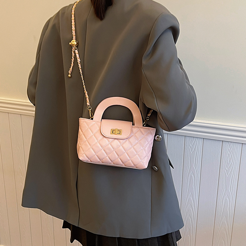 Diamond-shaped small square bag for women, fashionable and versatile vegetable basket, hand-held bill of lading, shoulder crossbody bag 2025s hot