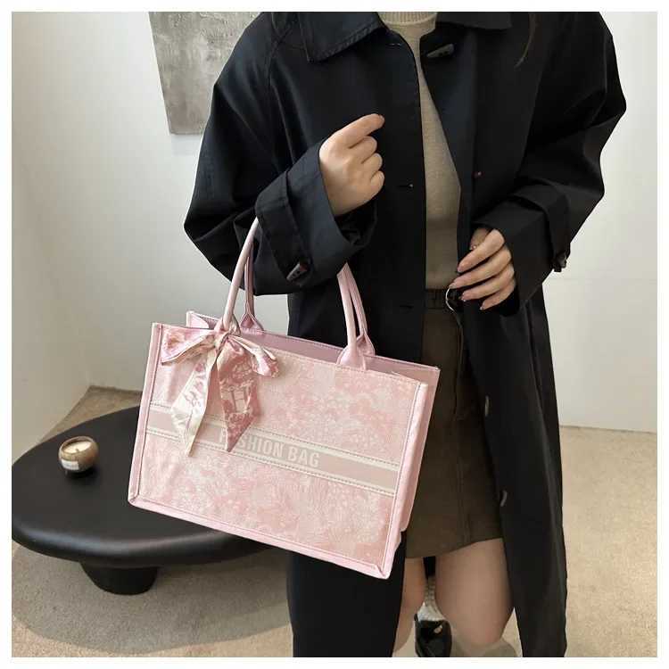 Large Capacity Embroidered Womens Shoulder Bag Handbag Tote Bag Fashionable Versatile Underarm Bag Hot Sale Of The K251121
