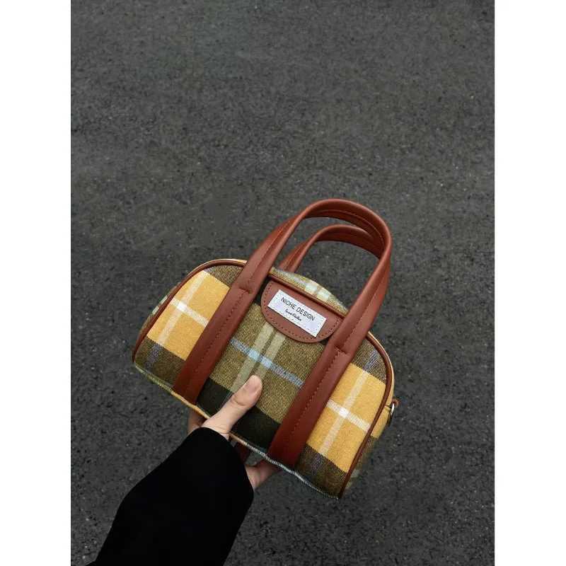 Autumn Winter New Vintage Fashion Trend All-In-One Portable Pop All-Match Plaid Bags Single Shoulder Crossbody Canvas PackT251122
