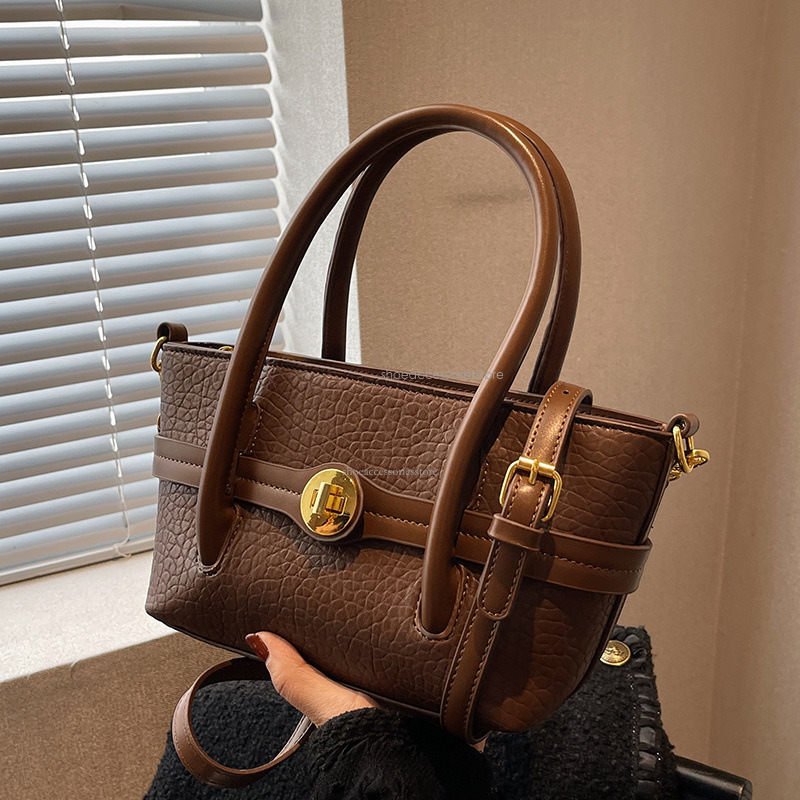 2025 New Designer Women's Shoulder Crossbody Bag Light Luxury Multifunctional Women's Handbag Small Fragrance Style Celebrity Bag