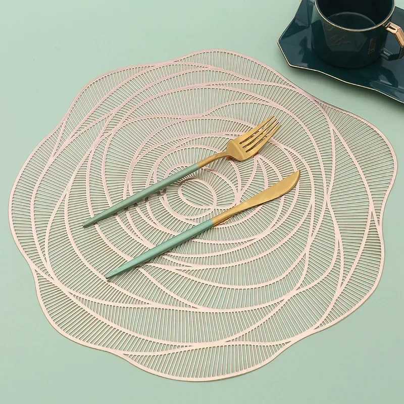 2Pcs Hollow Rose PVC Placemats for Table Waterproof Non-Slip Insulation Place Mats Set Nordic Style Christmas Coaster Cup Mat C251122