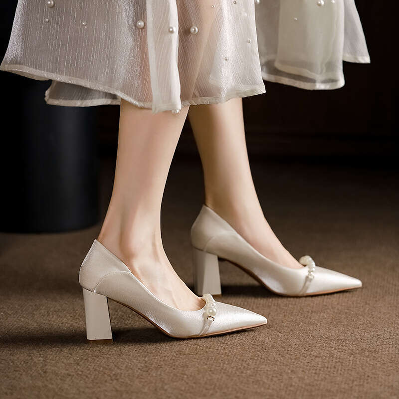 2023 New Baotou Sandals for Women's Summer Outerwear with Thick Heel and Pearl Fairy Style Strap, Simple Sandals, Single Shoe