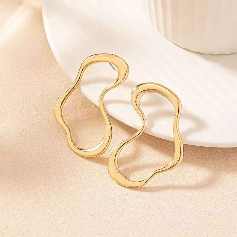 DHCollections Trend Metal Geometric Heart shaped New Design Irregular Simple Earrings Women's Fashion Accessories Gifts 2025
