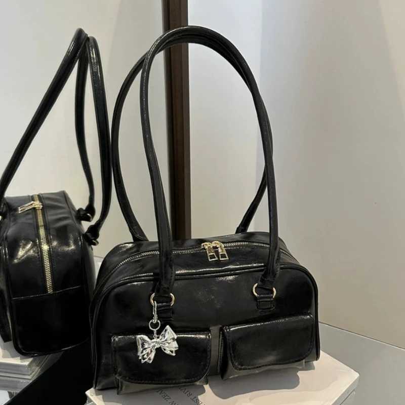 Retro Solid Long Shoulder Bags for Women Pu Leather Ladies Underarm Bag Commuter Tote Small Pocket Design Female Handbags PurseT251122