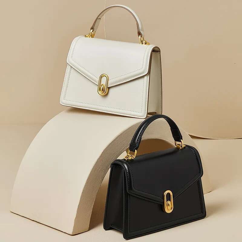 Fashionable Versatile Lightweight Leather Bag Ideal for Everyday Use