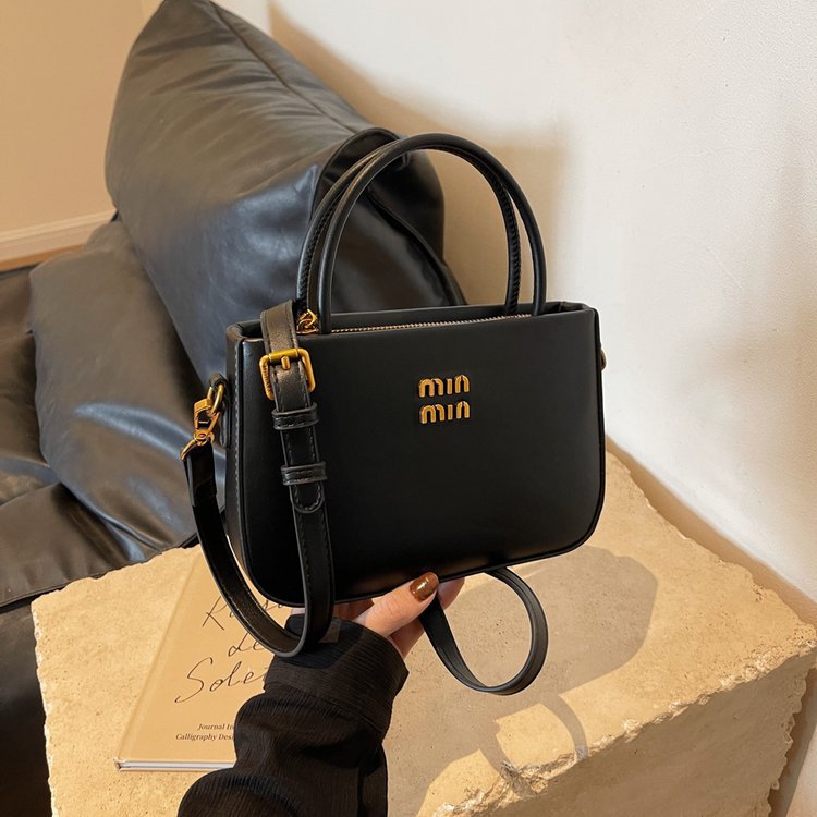Women's simple texture of the new women's bag popular cross-body bag carry small square bag 2025