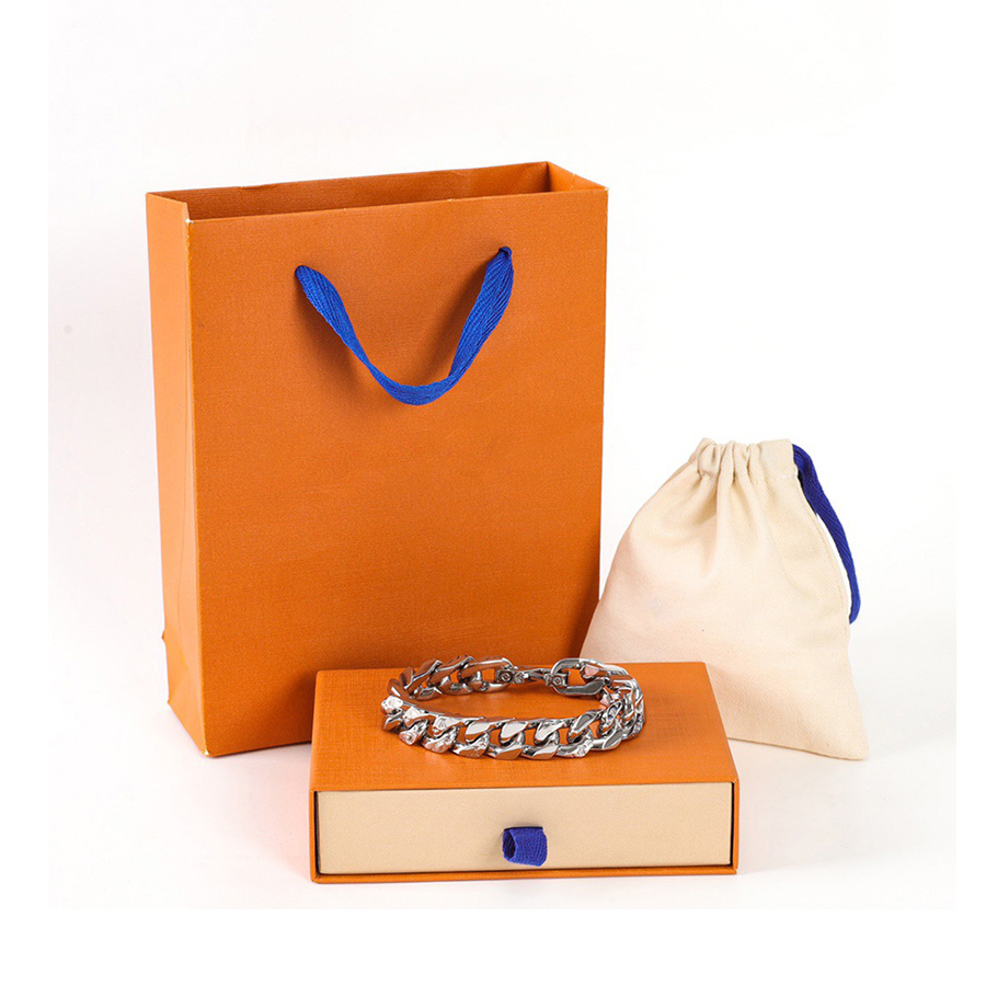 Designer Bracelet for Men Classic Luxury Bracelets Bangle Letter Titanium Steel with Diamond Designer for Women Jewlery Gifts Woman Gold Silver Not Fade