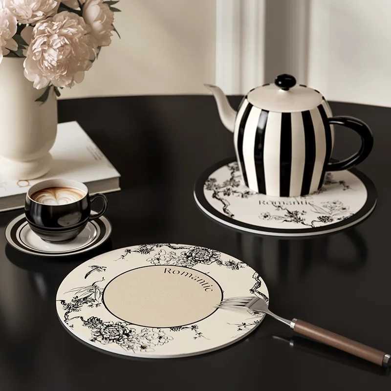 Round Leather Placemat for CoasterBlack and WhiteFloral Table for GlassesTea and Coffee DishesLight and Luxury C251122