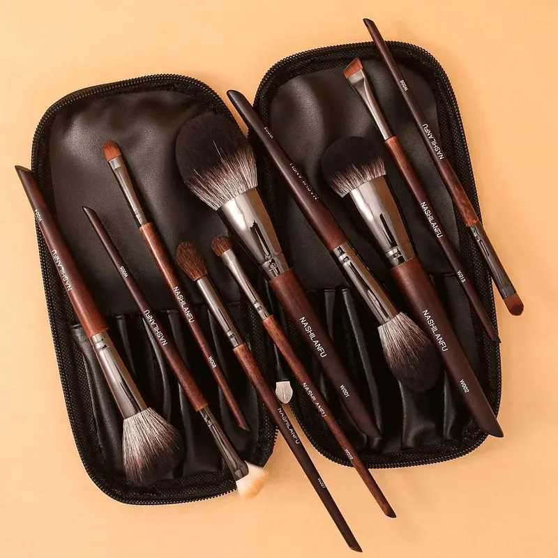 Premium Animal Fur Makeup Brush Set Wooden Handle Eyeshadow Blush Powder Eyebrow Brushes Beauty Makeup Tools Fur Cosmetic C251122