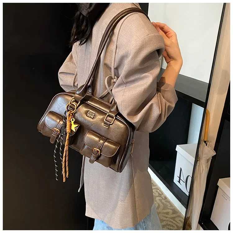 Fall Winter Large Capacity Retro Multi-Pocket Womens Shoulder Bag Stylish Bowling Bag Underarm Bag Soft Polyester LiningT251122