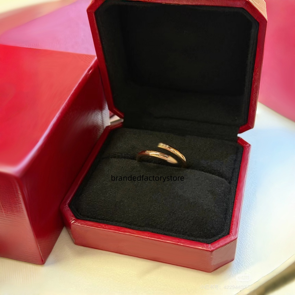 Ring designer ring Women for Rings Cluster Rings diamonds Designer Jewelry Classic love White Cross Stud Flower Valentine's Day Wedding Rings box