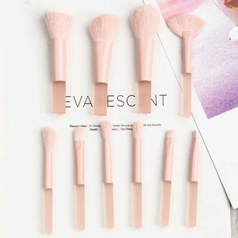 New Mini Makeup Brush Set 10PCS Eyeshadow Loose Powder Brush Travel Portable Soft Hair Makeup Tools Small Portable for Makeup C251122