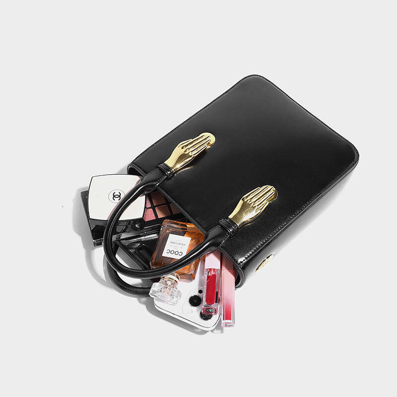 Bags Designer Black Box Bag 2023 Autumn Winter New Item, High-End And Niche Designer, High-Quality Handheld Crossbody Small Square Bag, Women's T