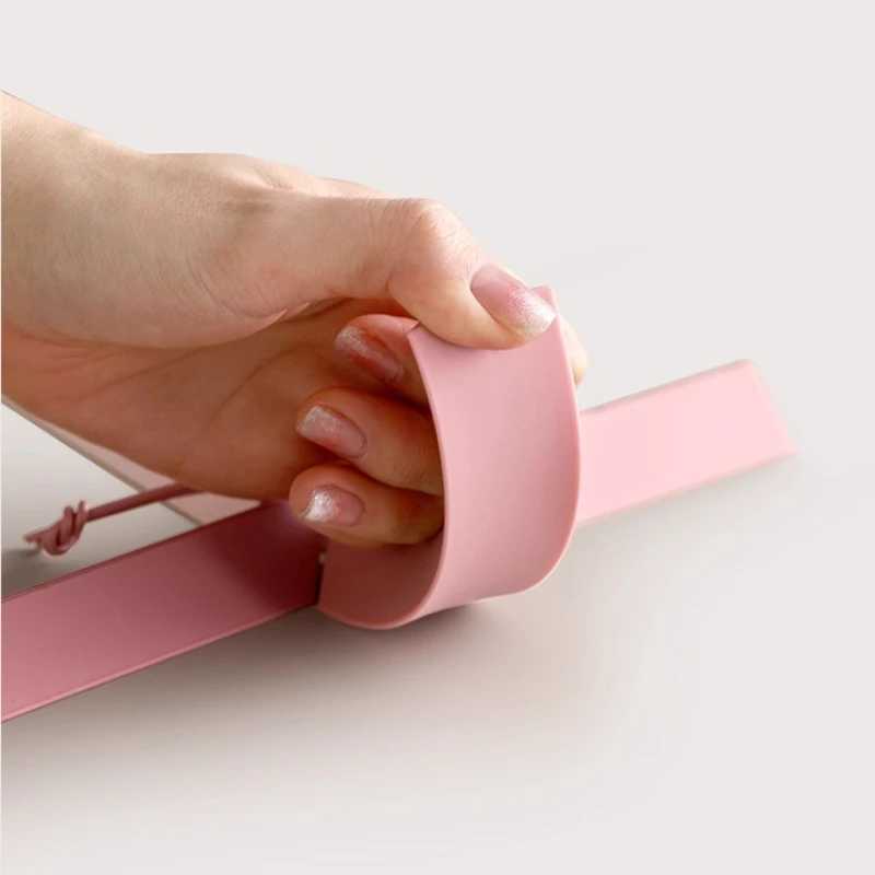 1pc Silicone Heat-Resistant Mat Pot Holder Dining Table Heat-Proof Coaster Waterproof Non-Slip Coaster Foldable Hanging Storage C251122