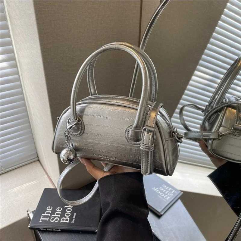 Trendy Leather Crossbody Bag For Ladies By Famous Designer With Popular Classic Shoulder StyleT251122