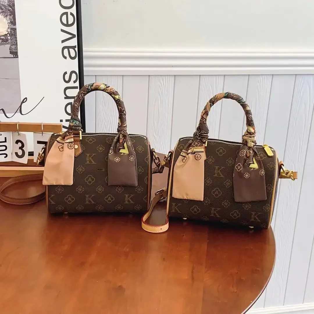 Gutitee Vintage Boston Pillow Handbag Womens Printed Crossbody Bag Soft PVC Polyester Fiber Phone Pocket Carryall Bag K251121