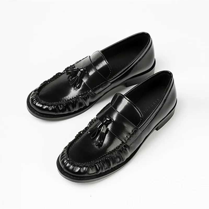 Black Patent Leather Chunky Heel Loafers Fashion Pleated Fringe Sewing Designer Shoes Comfortable Soft Leather Zapatos De Mujer X251122
