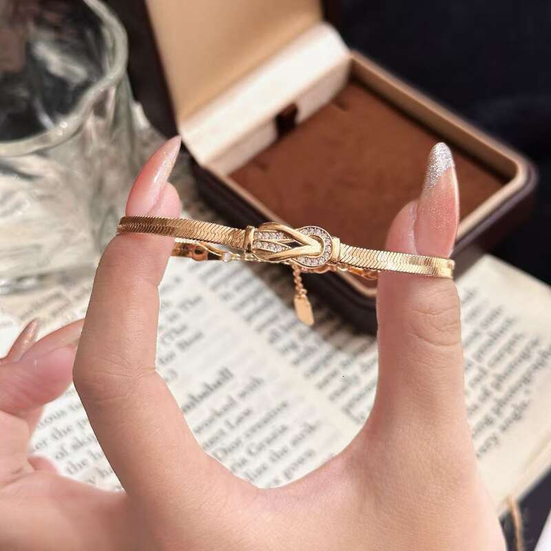 Luxury Horseshoe Buckle Bracelets for Women - French Elegant Classic Braided Hand Jewelry Z260313