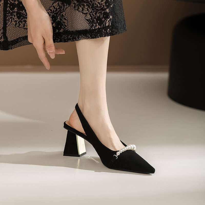 2023 New Baotou Sandals for Women's Summer Outerwear with Thick Heel and Pearl Fairy Style Strap, Simple Sandals, Single Shoe