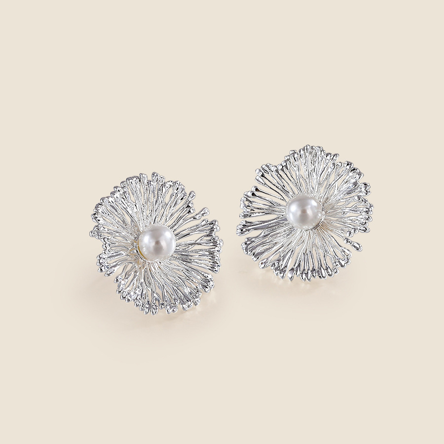 Delicate Silver Tone Pearl and Filigree Earrings Women's Fashion Jewelry Elegant Dangle Earrings with Intricate Metalwork for Special Occasions