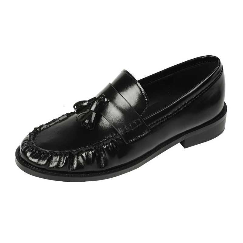 Black Patent Leather Chunky Heel Loafers Fashion Pleated Fringe Sewing Designer Shoes Comfortable Soft Leather Zapatos De Mujer X251122