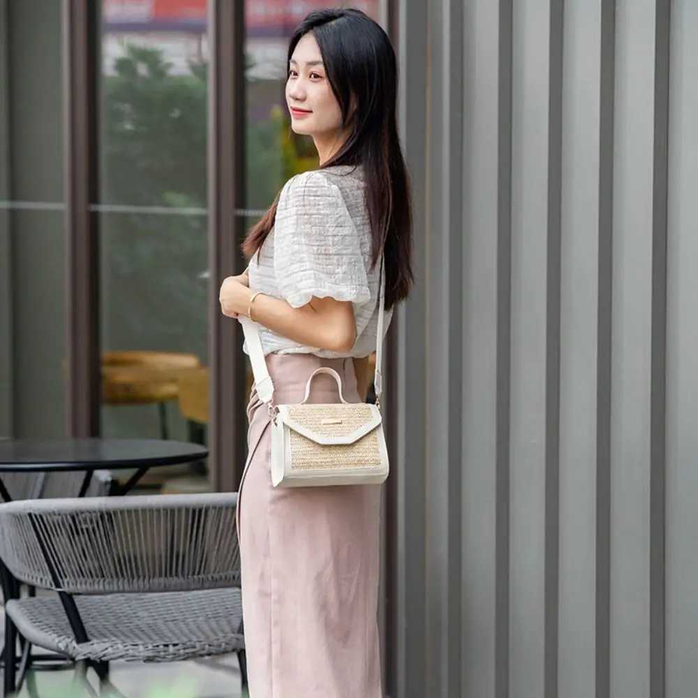 Womens woven straw bag large capacity fashionable cross body messenger bag comfortable armpit bag travel beach bag W250421