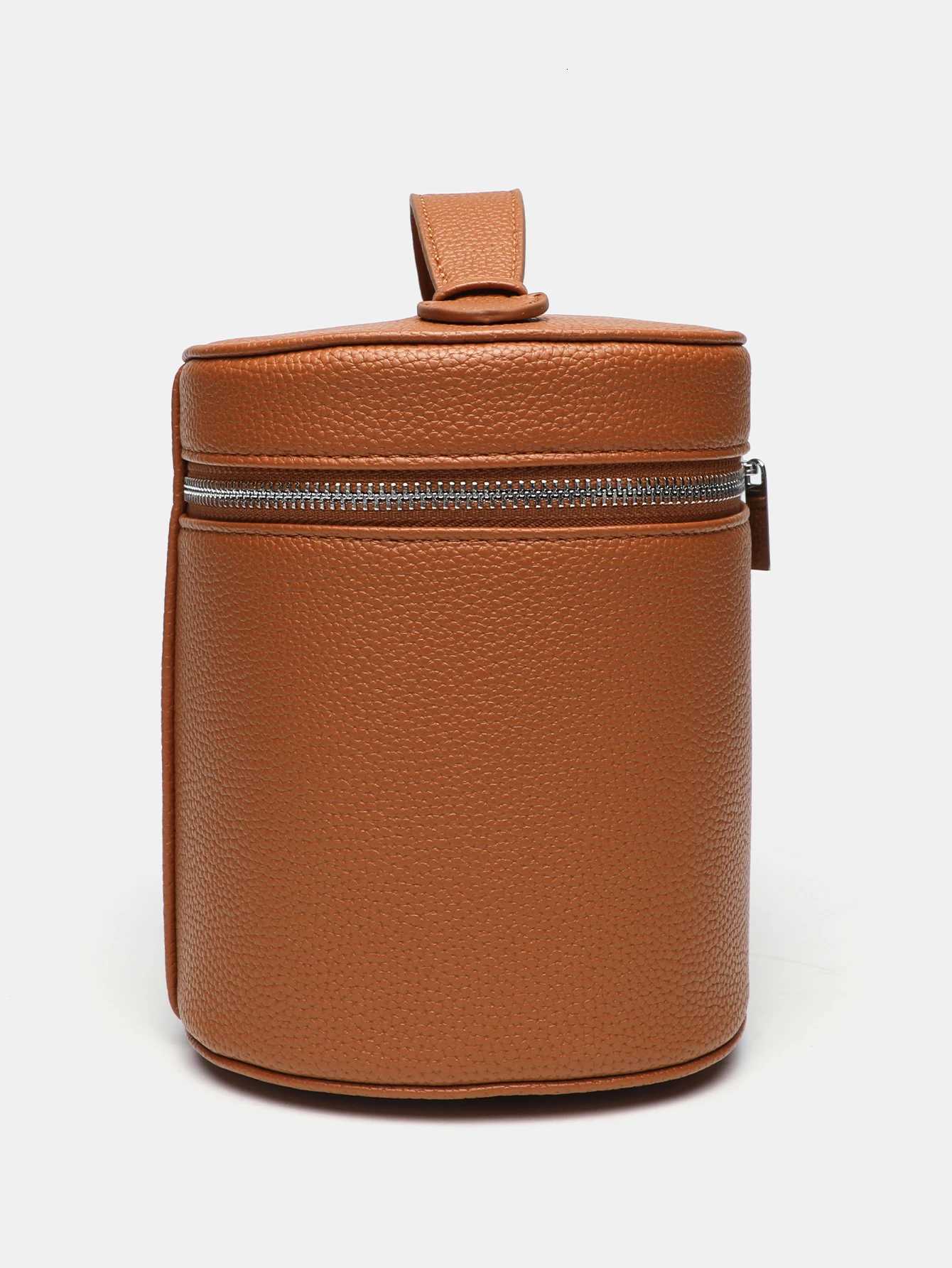 Designer Light luxury simple and portable handheld storage bag large capacity makeup storage bag Y251122