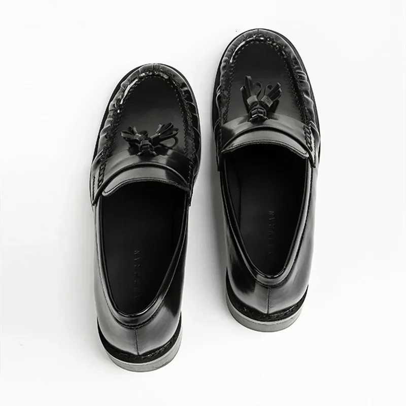 Black Patent Leather Chunky Heel Loafers Fashion Pleated Fringe Sewing Designer Shoes Comfortable Soft Leather Zapatos De Mujer X251122