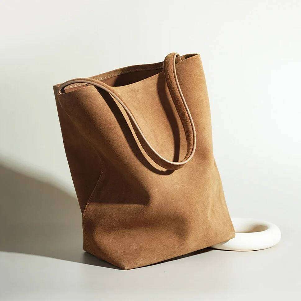 Niche Women's Frosted Leather Shoulder Commuting Large Capacity Totes Bucket Bag