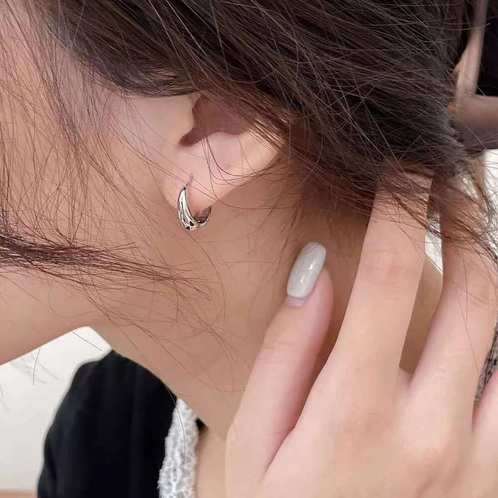 DHCollections Trends Minimalist French Hie Quality PVD Gold Plated Stainless Steel Hoop Earrings for Women Girls