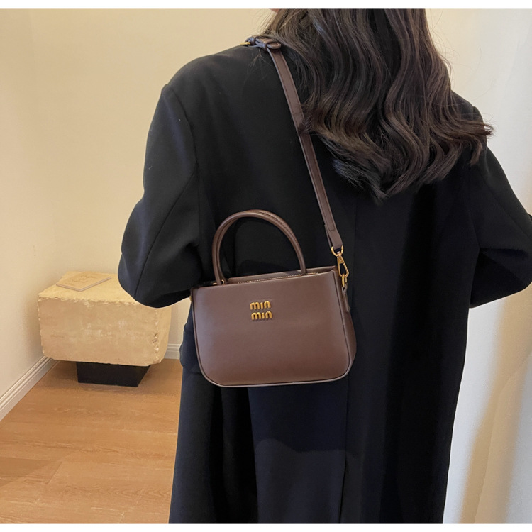 Women's simple texture of the new women's bag popular cross-body bag carry small square bag 2025