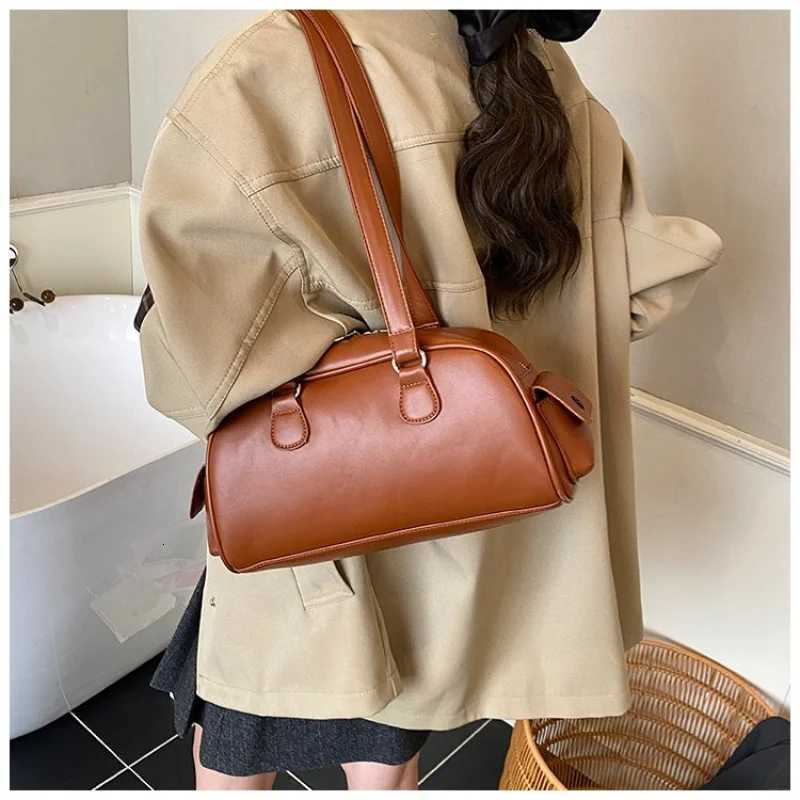 Fashionable Ladies Messenger Bag In Premium Leather Designed By Luxury Brand Famous Designer Shoulder BagT251122