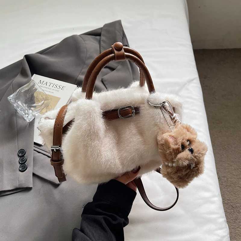 Premium Plush Bag for Women Autumn Winter Fashion Versatile Faux Fur Small Handbags Casual Commute One Shoulder Crossbody Bags K251121