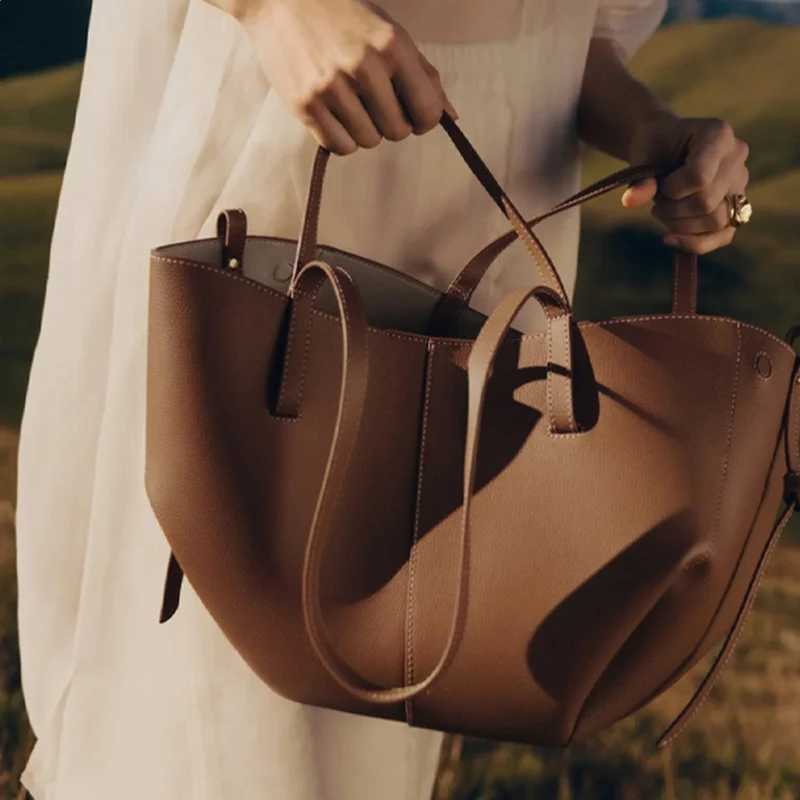 2025 New commuting large-capacity wing bag cowhide retro luxury tote bag single-shoulder handbag K251121