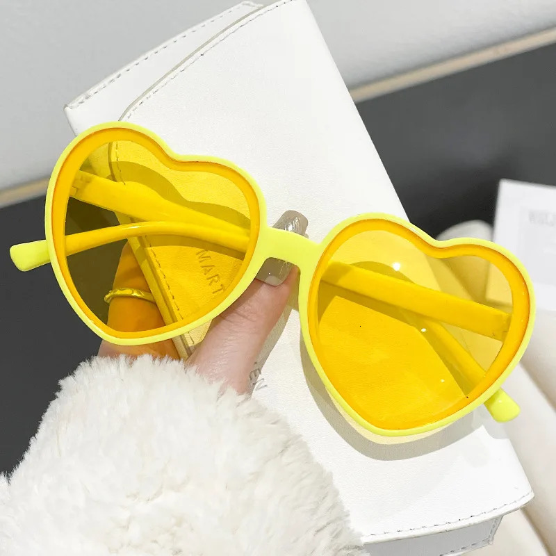 Arrival Vintage Heart Sunglasse Men Core Sun Glasses Female Eyewear De Sol for Male Circular Eyeglasses 251114