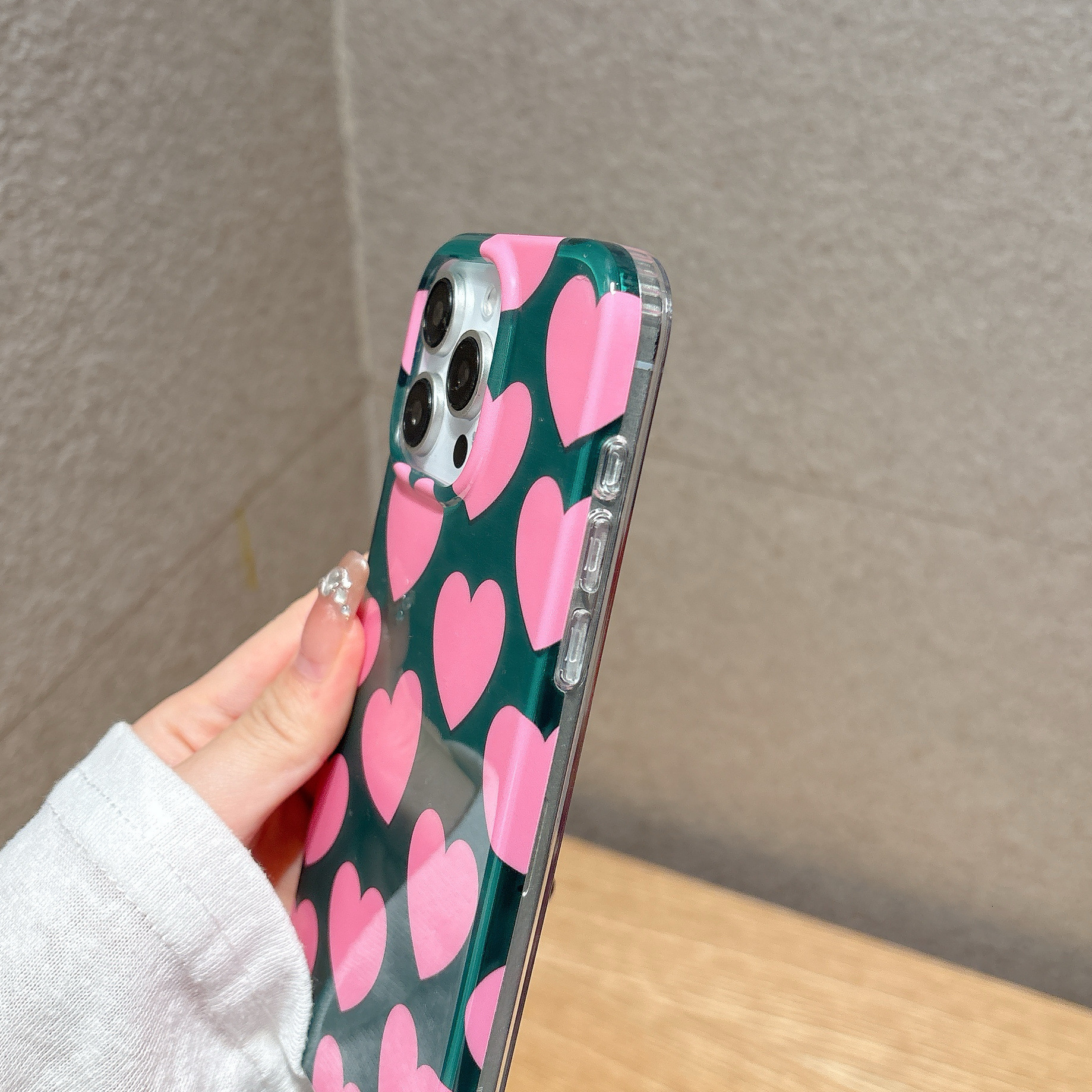 Green Background Full Screen Pink Heart Phone Case Compatible iPhone 16/15 Pro Max New Earthquake-proof Protective Case